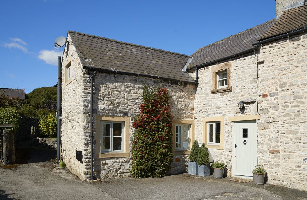 Click here for more about Sunnylea Cottage